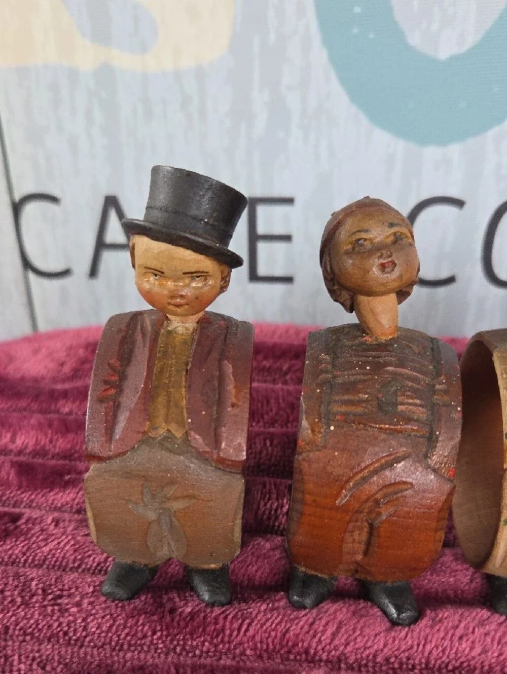 Vintage Anri Style Folk Art Wooden Handcarved Bobble Head Napkin Rings Set Of 8